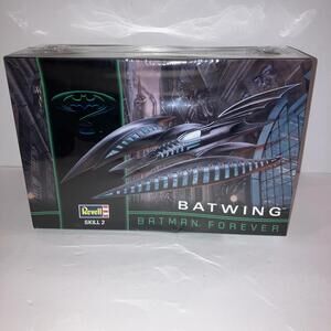 VINTAGE 1995 REVELL 1:32 SCALE " BATWING " BATMAN FOREVER MODEL KIT  NEW SEALED